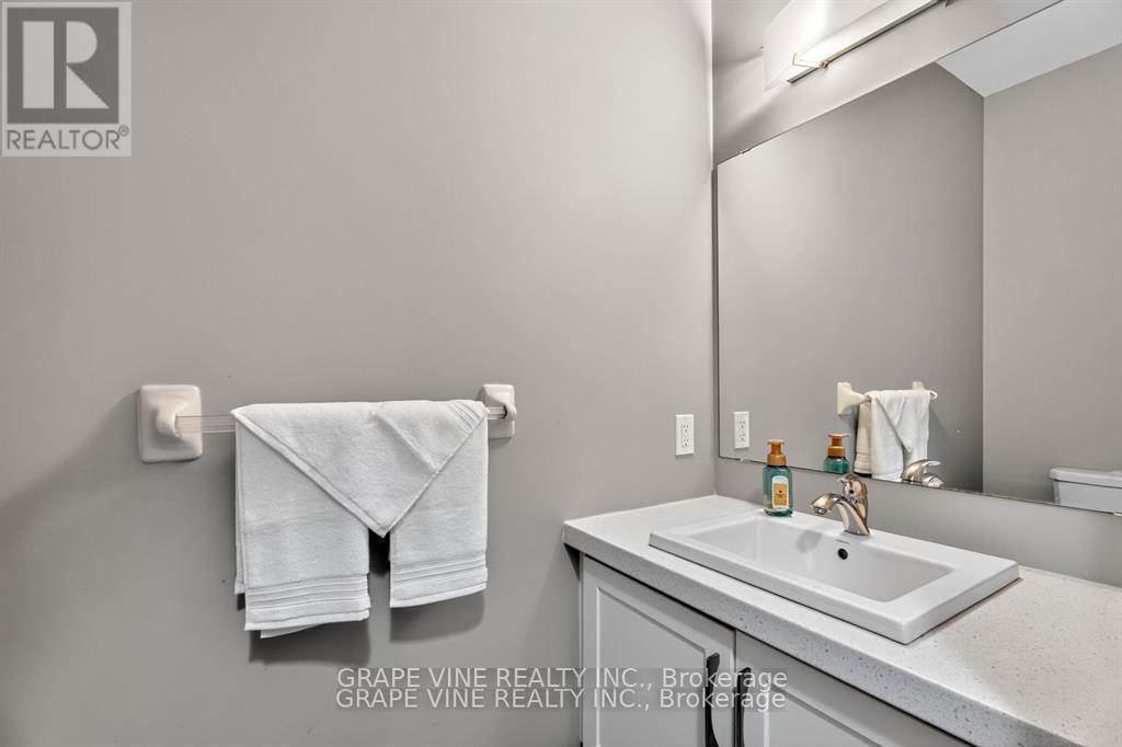 Photo 7 of 414 Provence Avenue, Russell ON