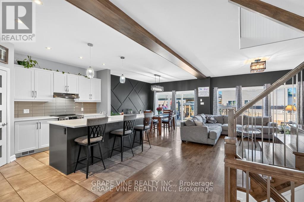 Photo 11 of 414 Provence Avenue, Russell ON