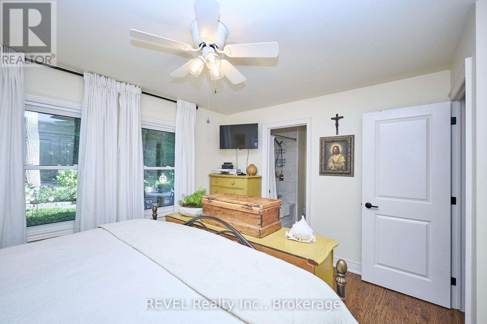 Photo 2 of 2890 Colony Road, Fort Erie ON