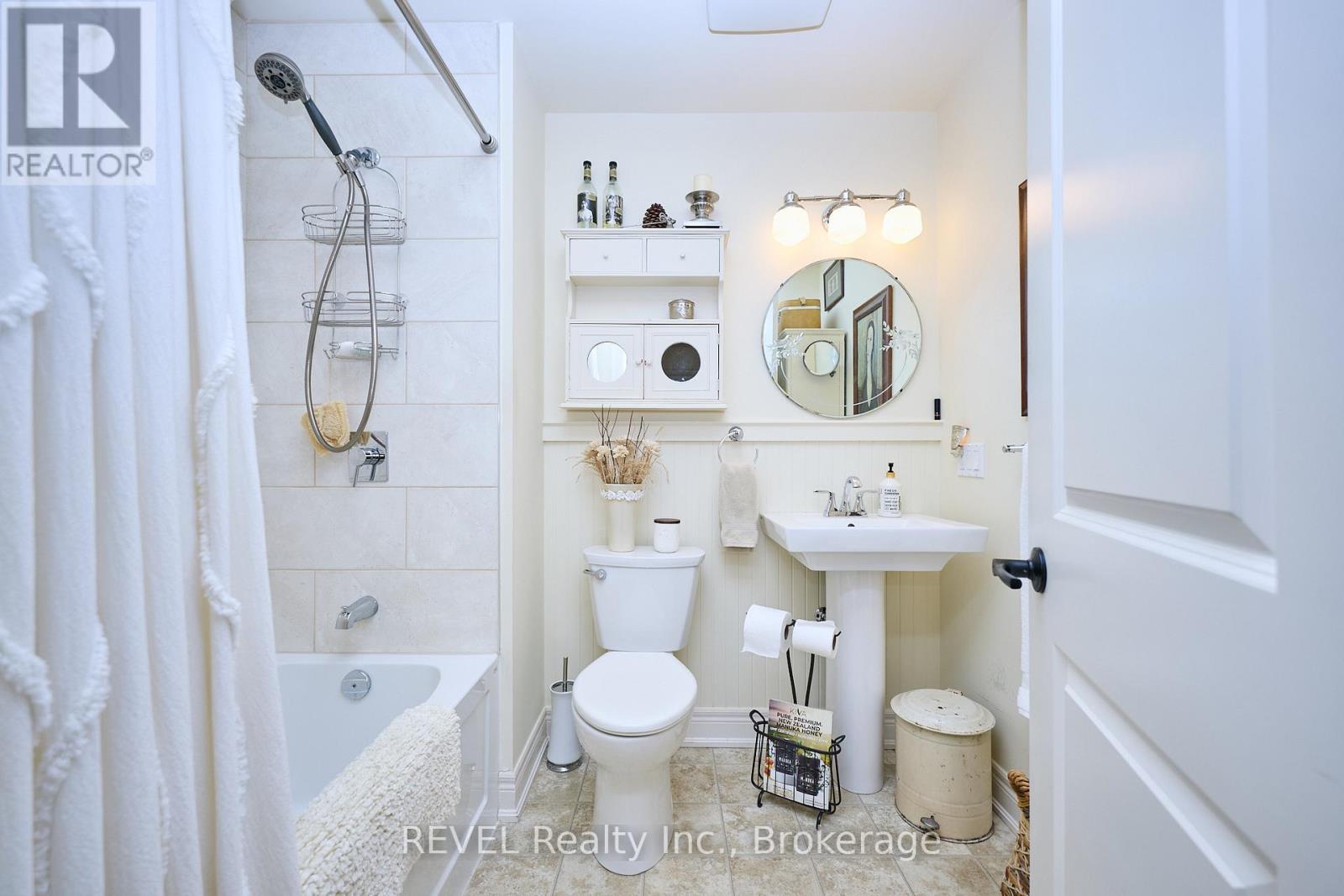 Photo 7 of 2890 Colony Road, Fort Erie ON