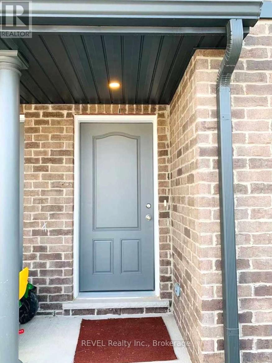 Photo 8 of 78 7768 Ascot Circle, Niagara Falls ON