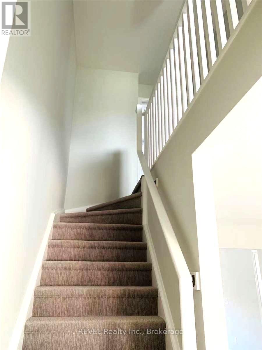 Photo 4 of 78 7768 Ascot Circle, Niagara Falls ON