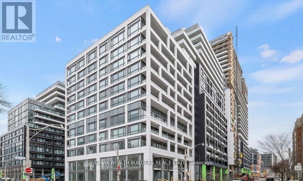 Photo 2 of 813 60 Princess Street, Toronto ON