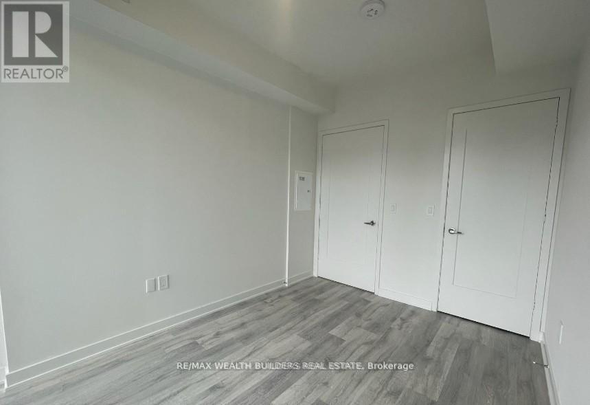 Photo 5 of 813 60 Princess Street, Toronto ON