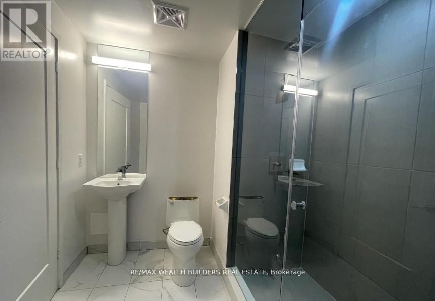 Photo 6 of 813 60 Princess Street, Toronto ON