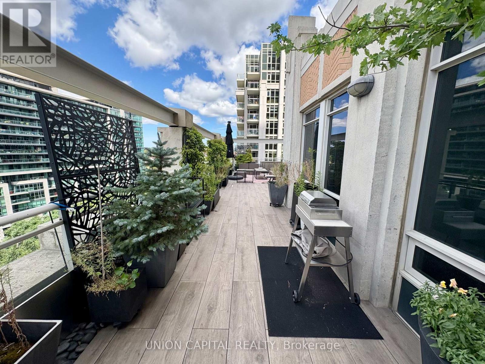 Photo 23 of 1006 628 Fleet Street, Toronto ON