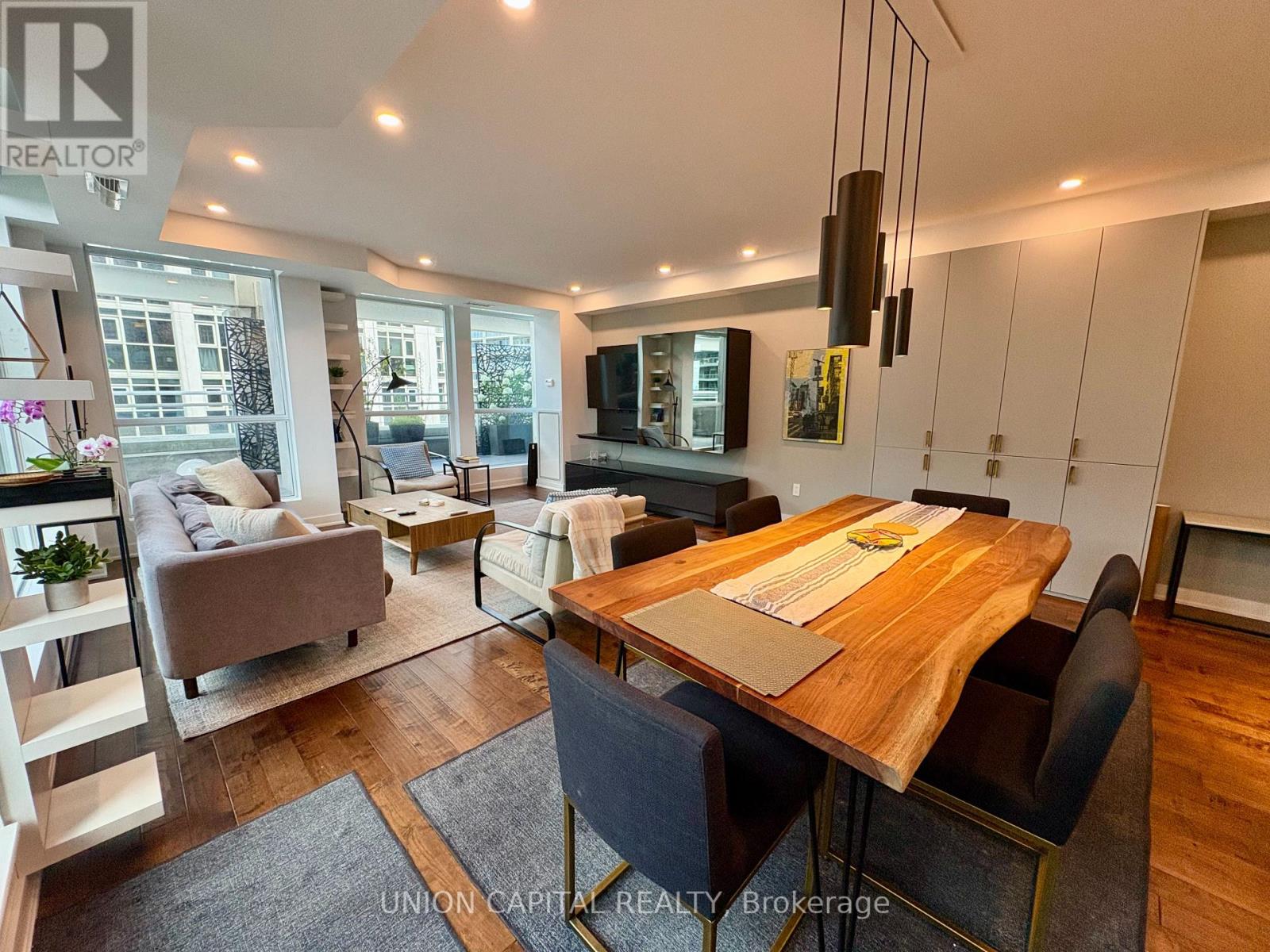 Photo 3 of 1006 628 Fleet Street, Toronto ON