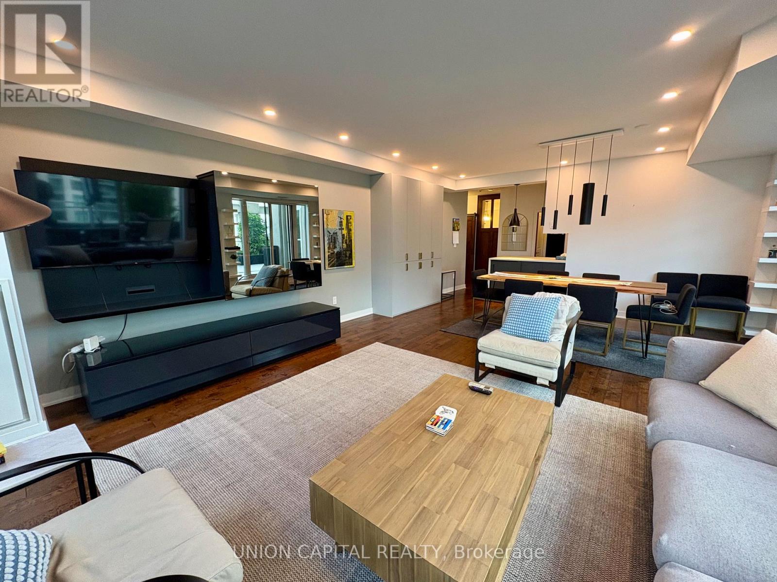 Photo 4 of 1006 628 Fleet Street, Toronto ON