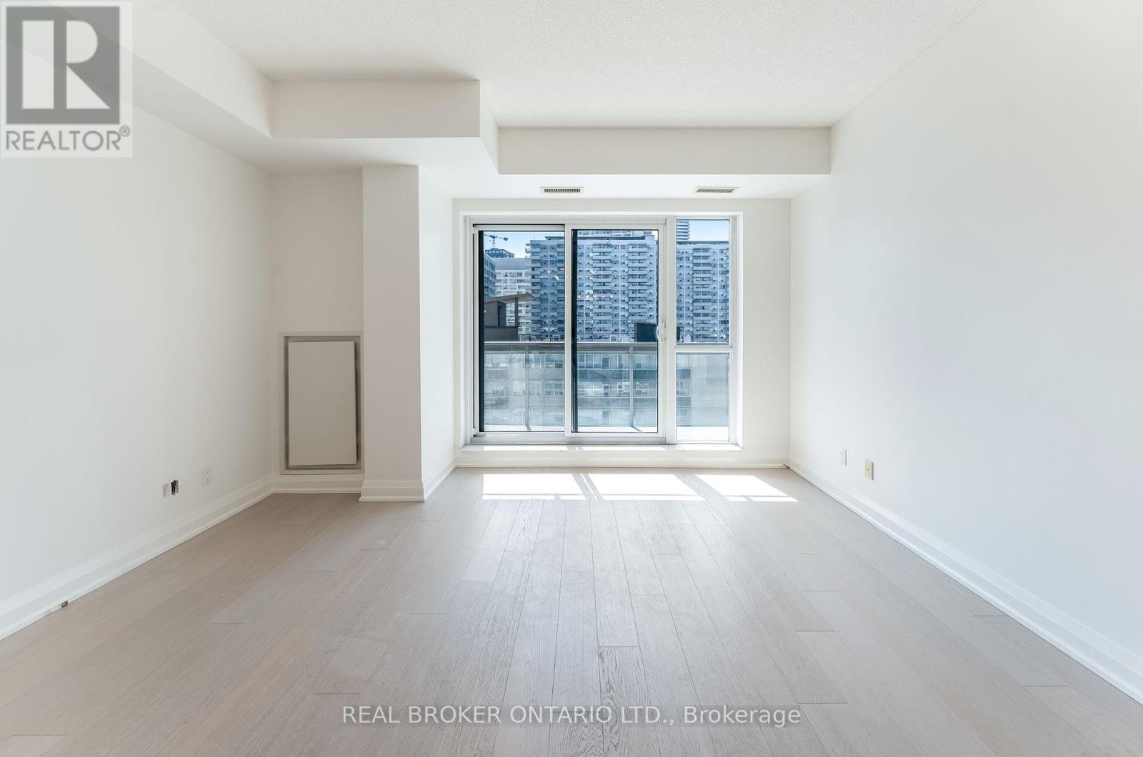Photo 7 of 1509 83 Redpath Avenue, Toronto ON