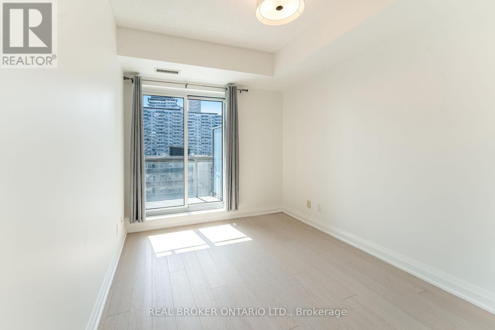 Photo 1 of 1509 83 Redpath Avenue, Toronto ON