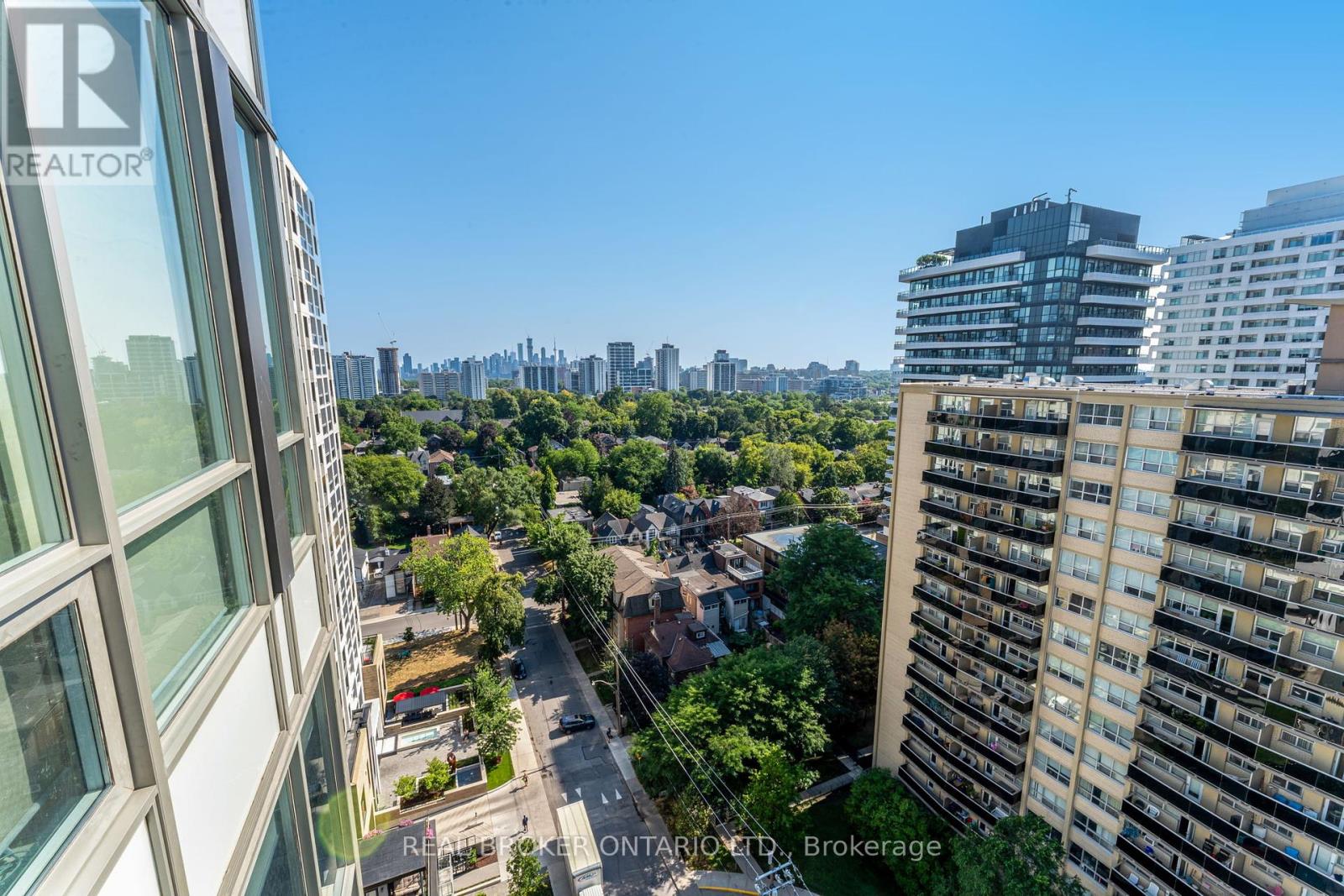 Photo 5 of 1509 83 Redpath Avenue, Toronto ON