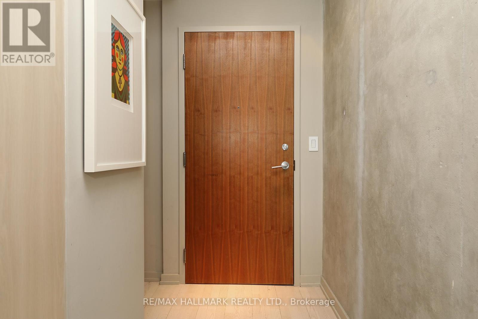 Photo 5 of 2406 33 Lombard Street, Toronto ON