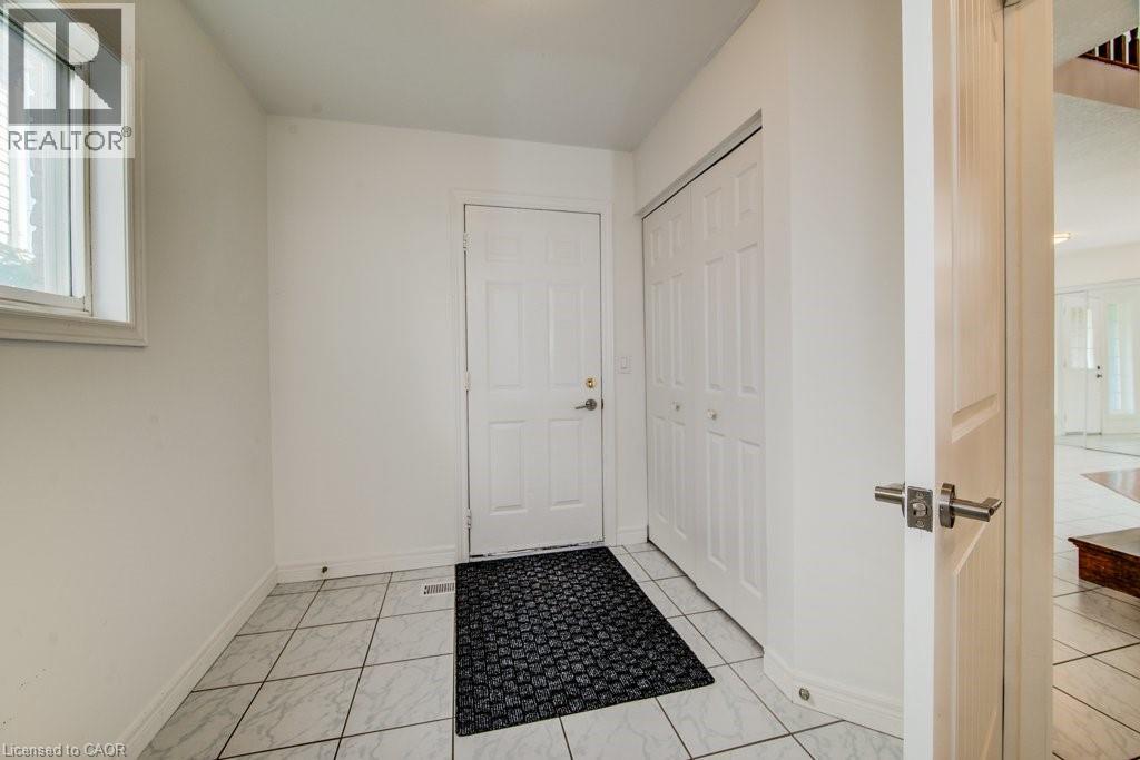 Photo 8 of 153 Starwood Drive, Guelph ON