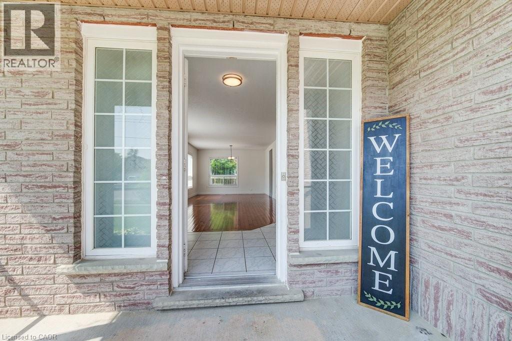 Photo 11 of 153 Starwood Drive, Guelph ON