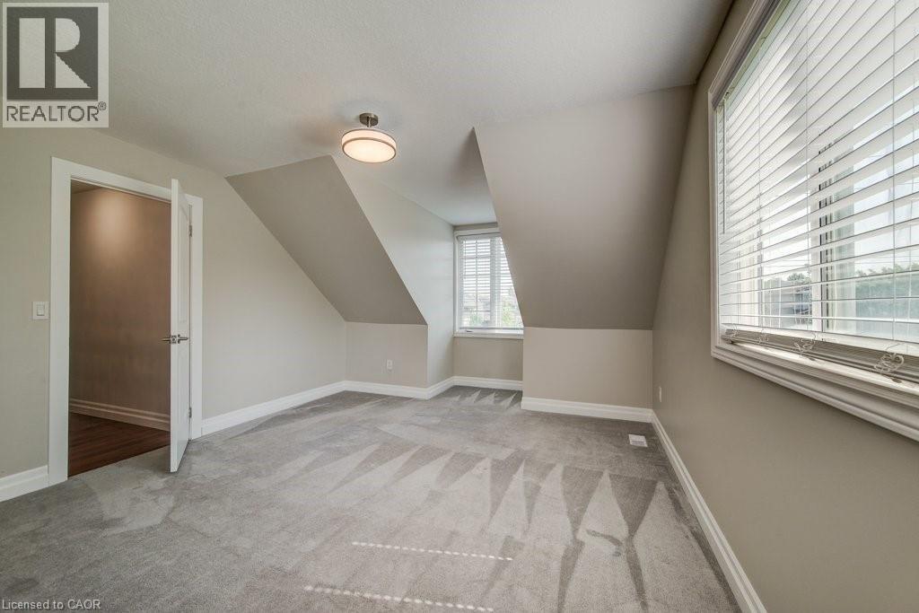 Photo 21 of 153 Starwood Drive, Guelph ON