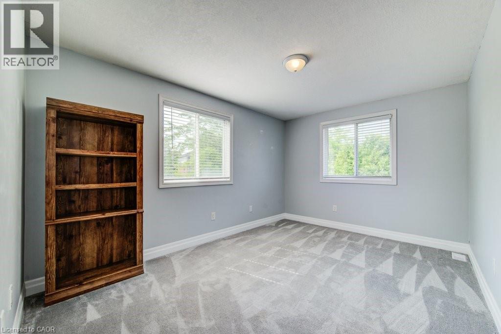 Photo 15 of 153 Starwood Drive, Guelph ON