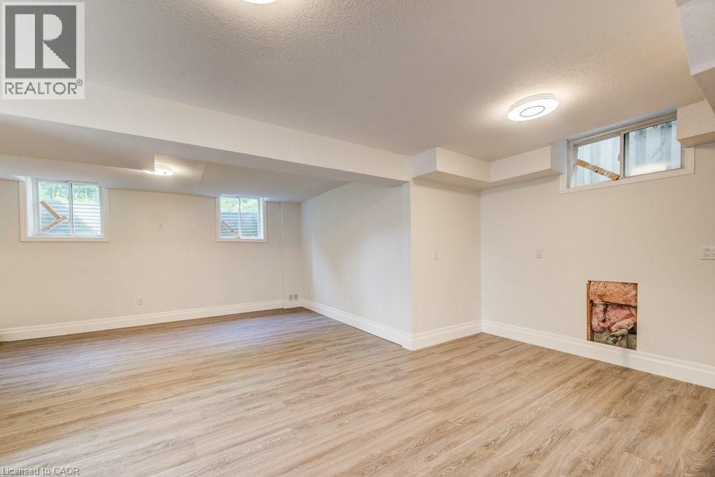 Photo 9 of 153 Starwood Drive, Guelph ON