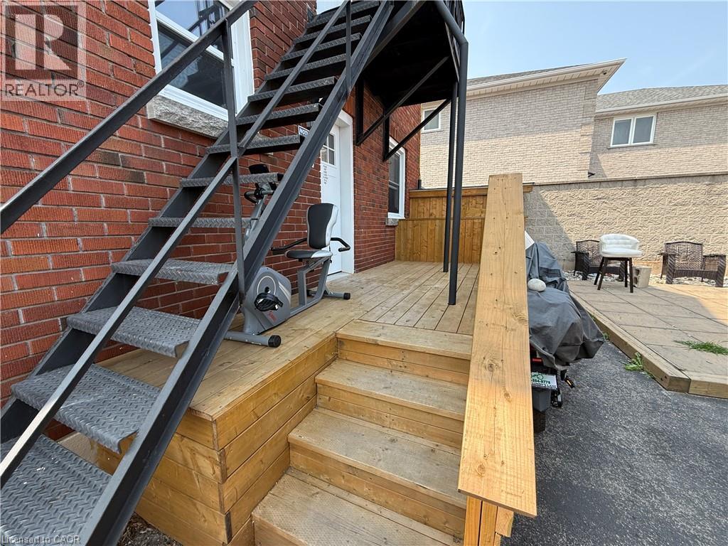 Photo 4 of 5957 Barker Street, Niagara Falls ON