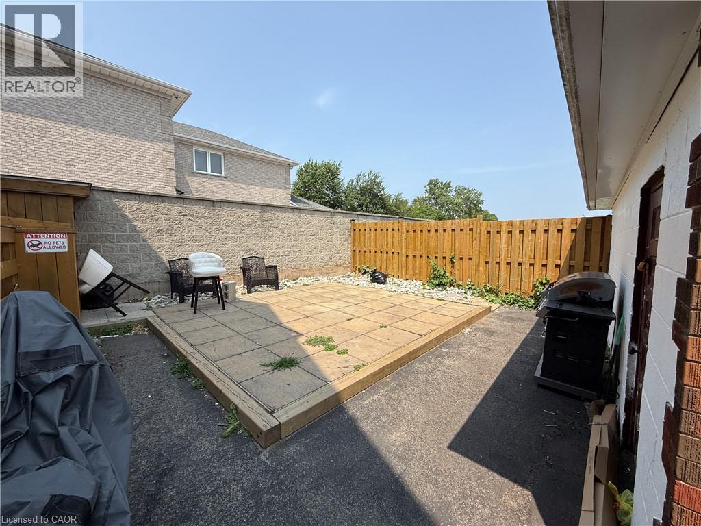 Photo 8 of 5957 Barker Street, Niagara Falls ON