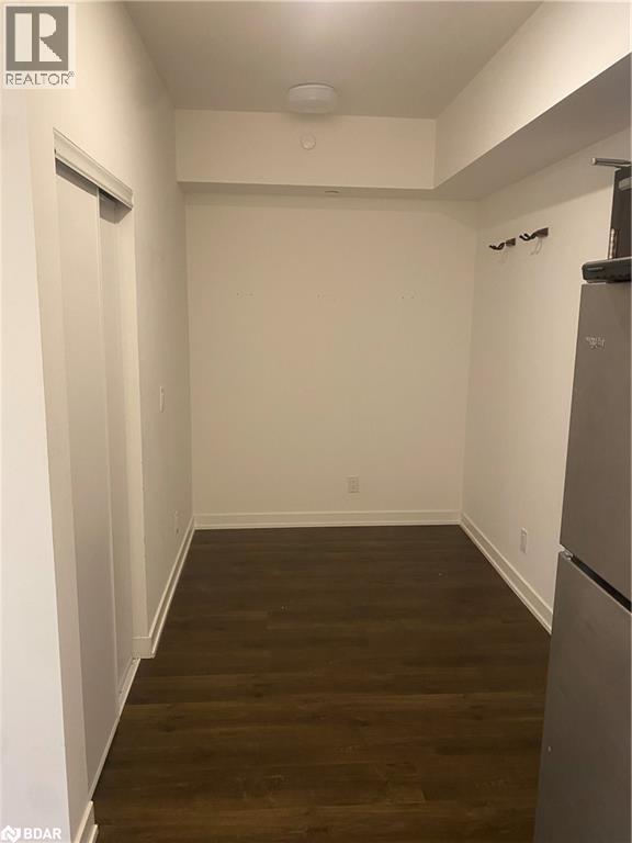 Photo 4 of 56 Lakeside Terrace Unit 703, Barrie ON