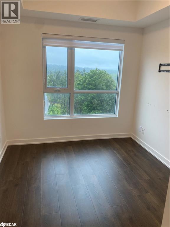 Photo 9 of 56 Lakeside Terrace Unit 703, Barrie ON