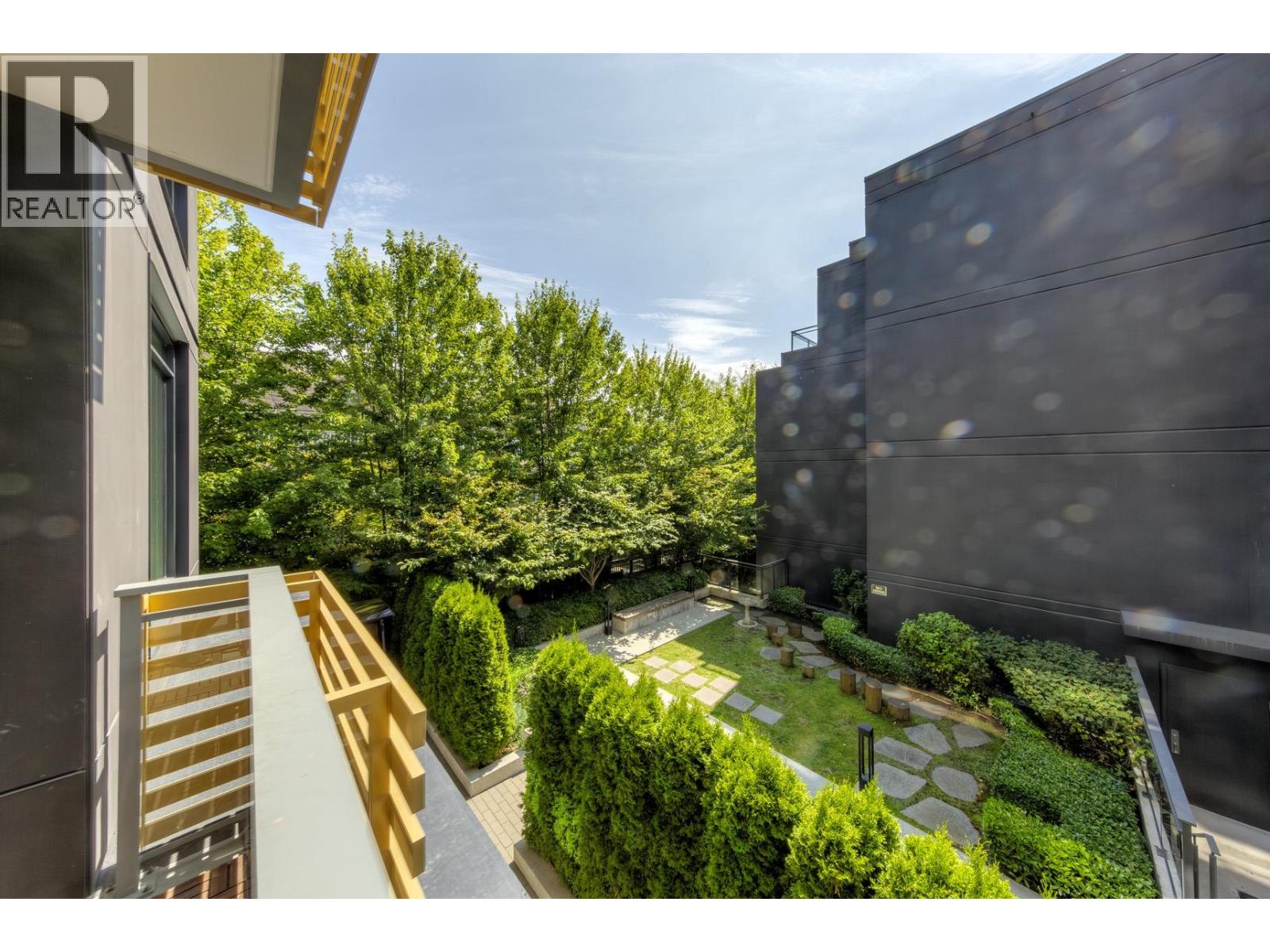 Photo 6 of 206 7428 Alberta Street, Vancouver BC
