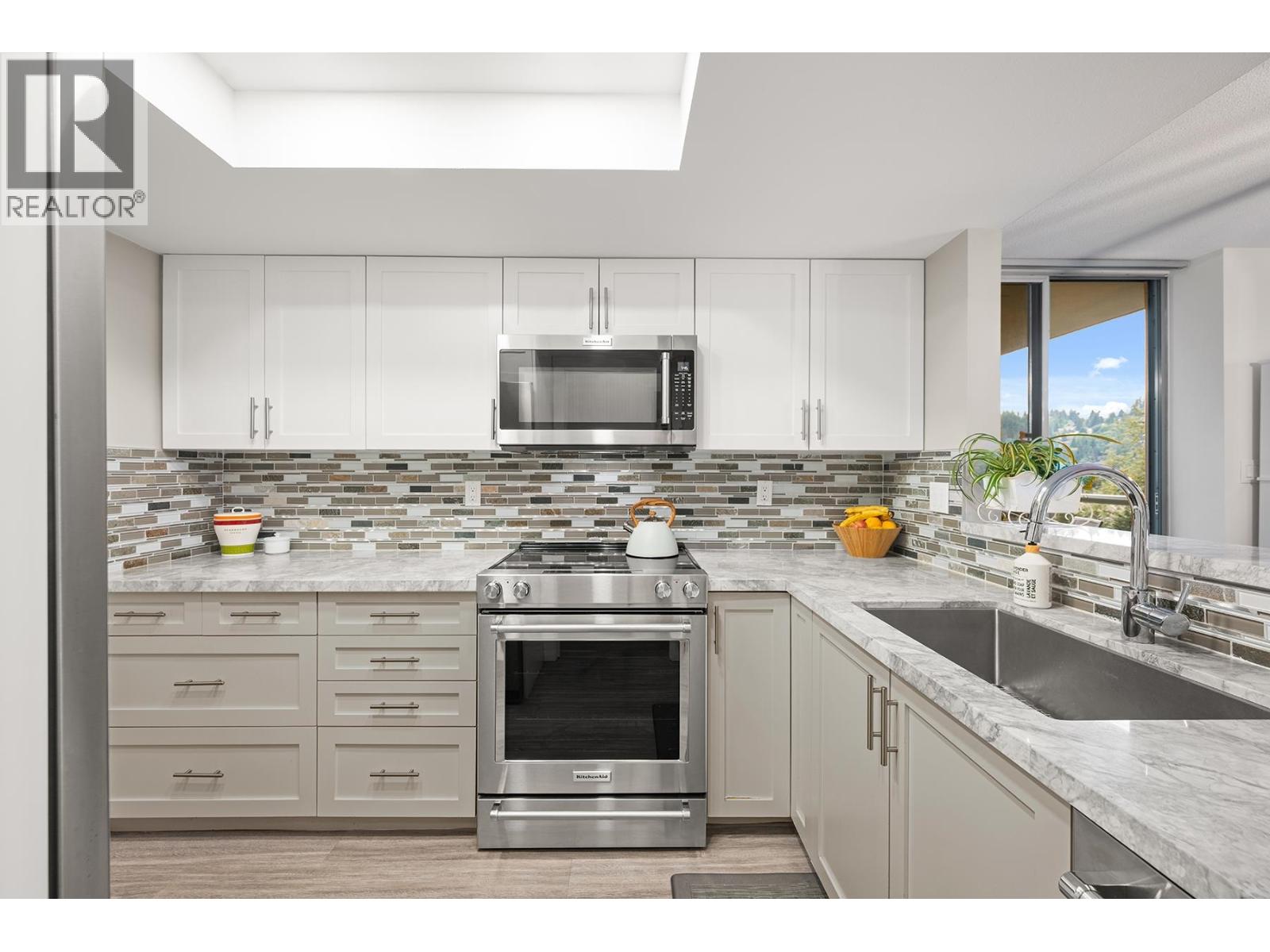 Photo 2 of 1004 200 Newport Drive, Port Moody BC