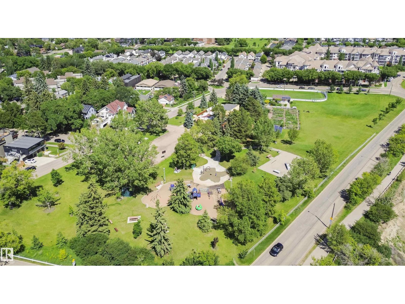 Photo 12 of 9334 Cameron Av Nw, Edmonton AB