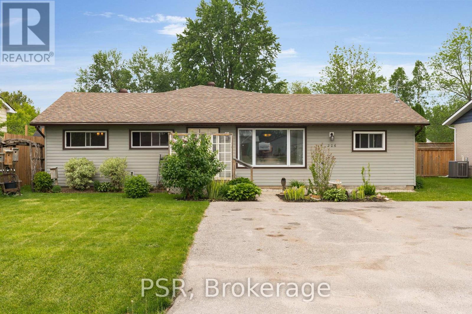 Photo 1 of 206 William Street, Clearview ON