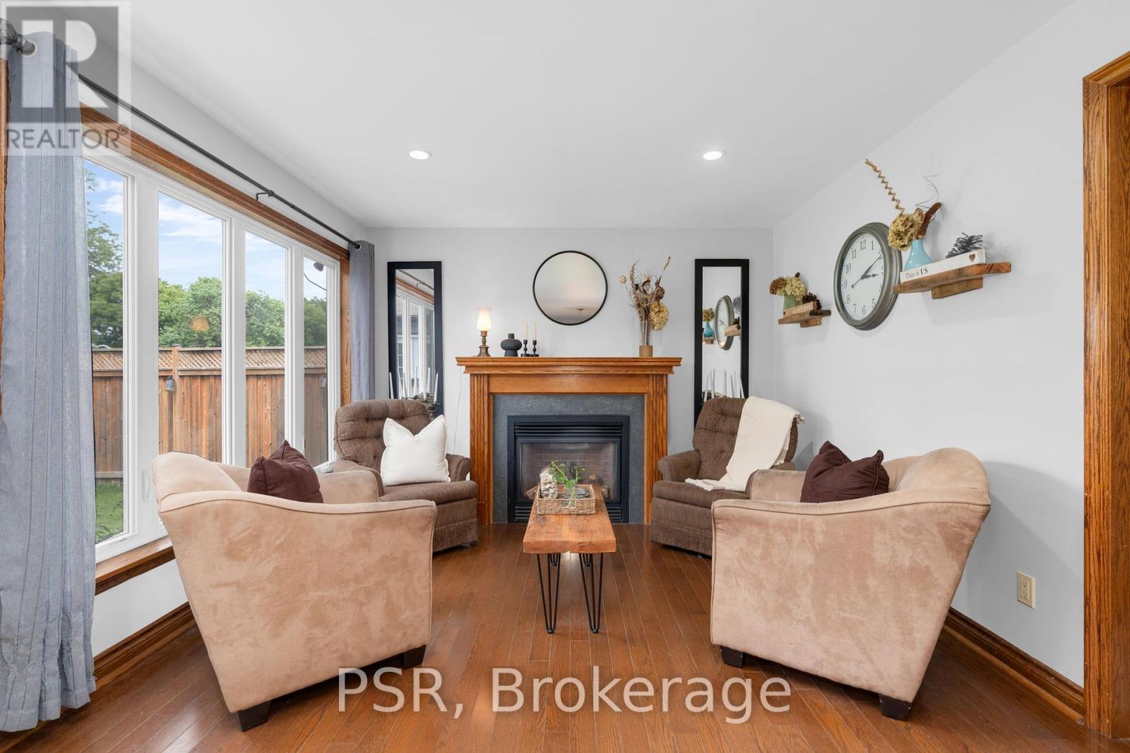 Photo 11 of 206 William Street, Clearview ON