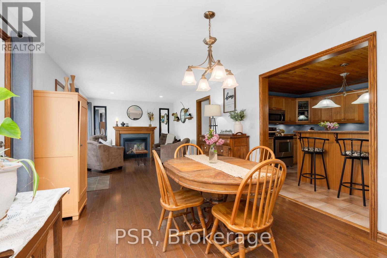 Photo 12 of 206 William Street, Clearview ON