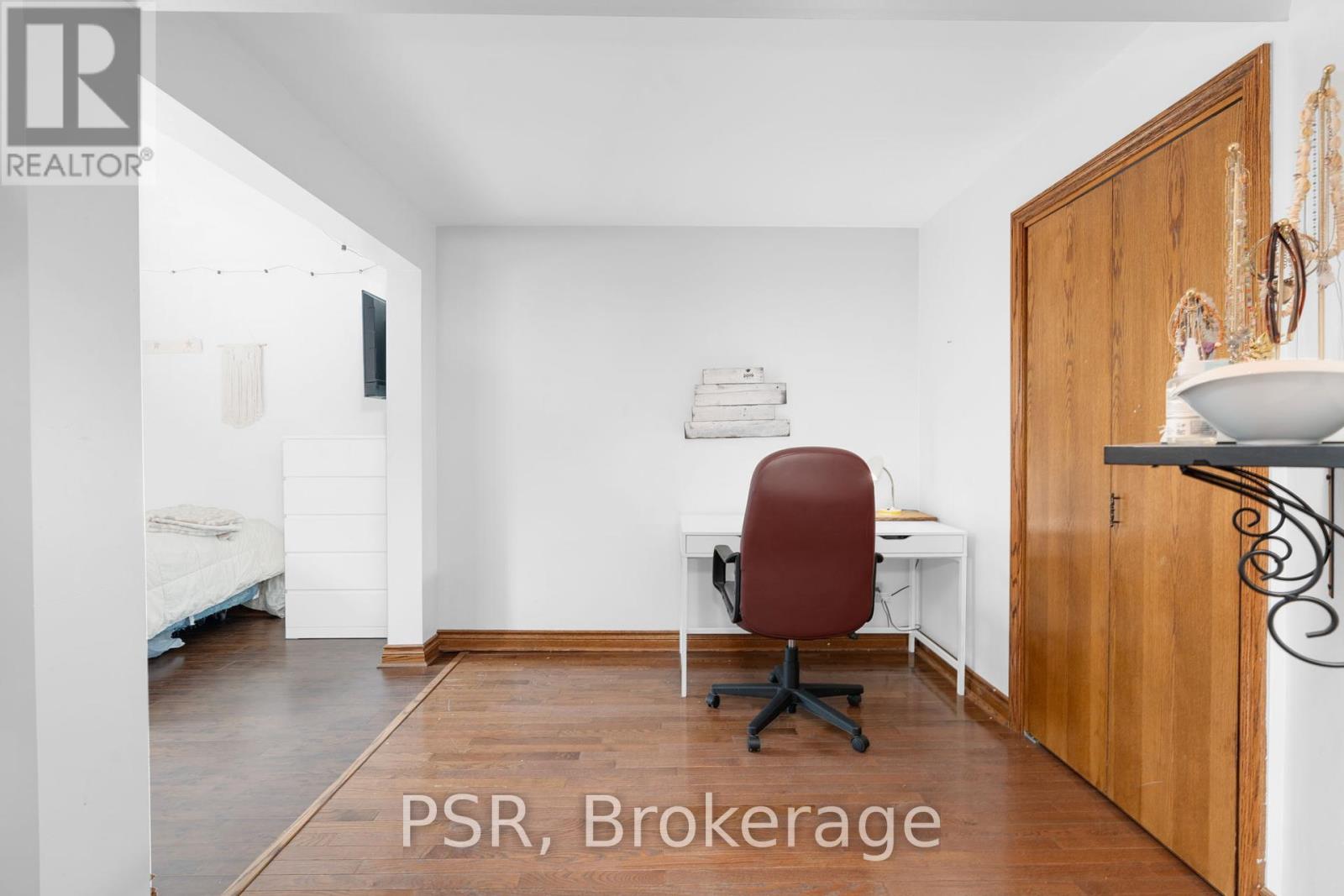 Photo 21 of 206 William Street, Clearview ON