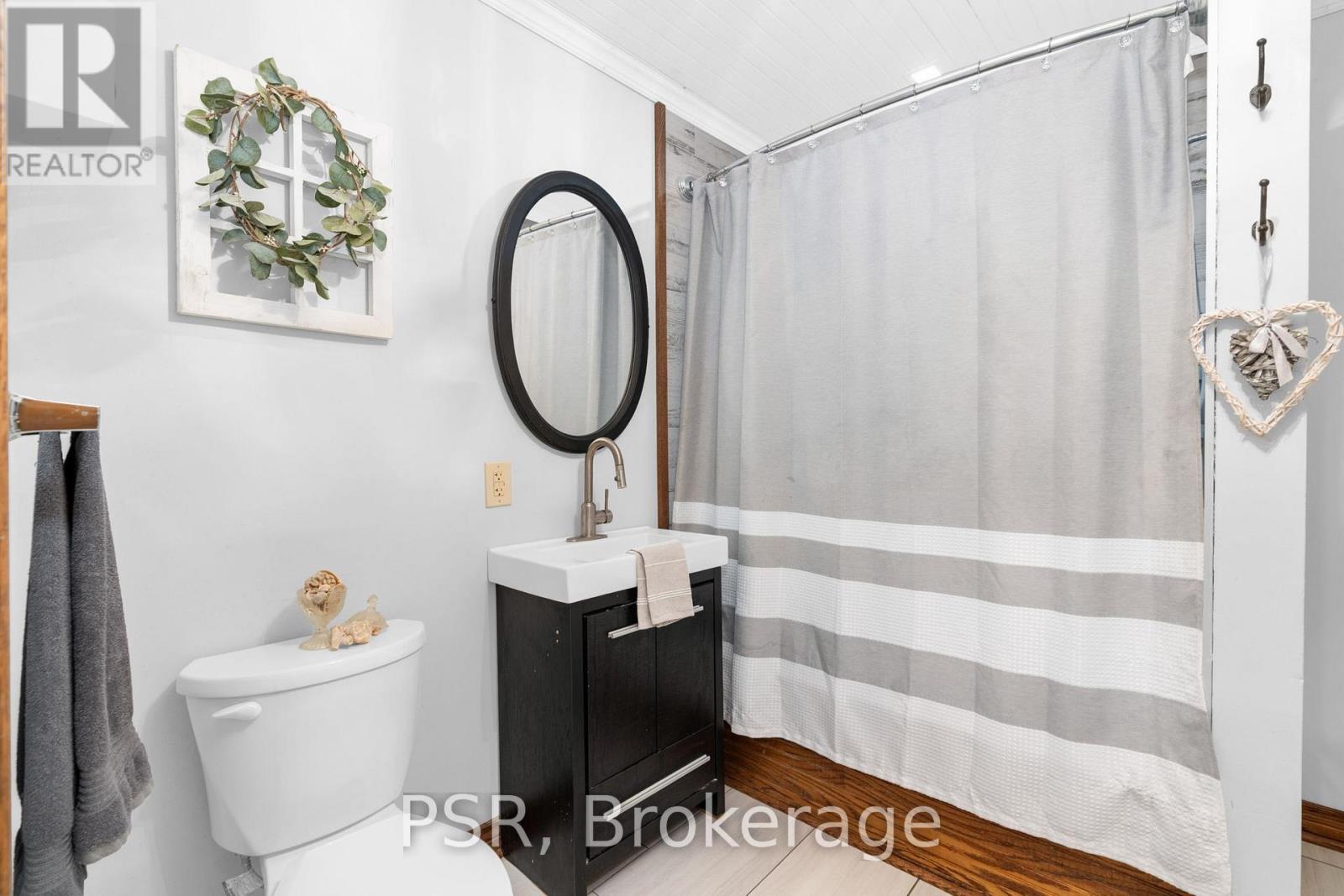 Photo 23 of 206 William Street, Clearview ON