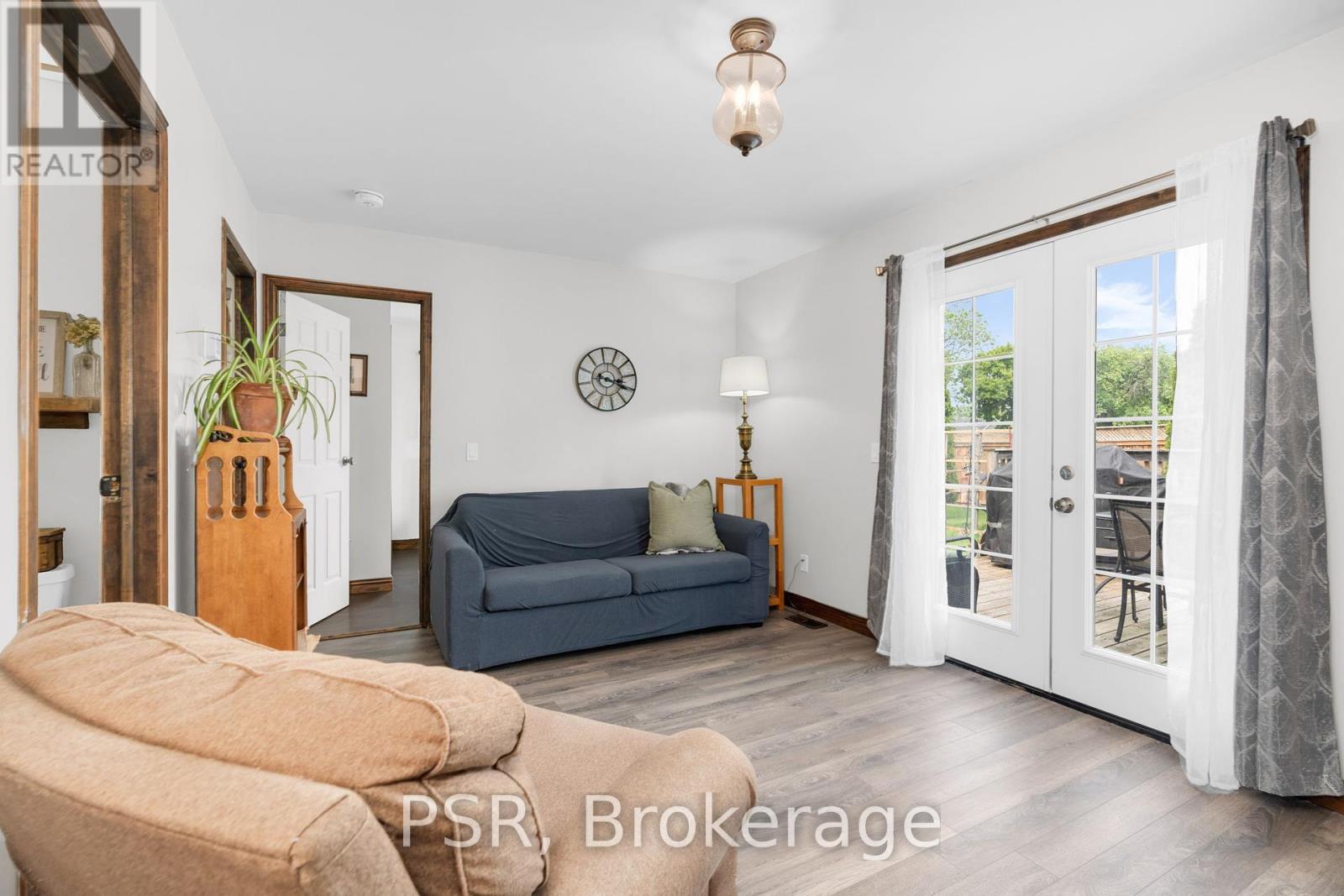 Photo 25 of 206 William Street, Clearview ON