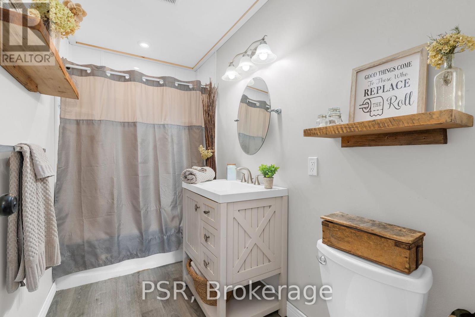 Photo 27 of 206 William Street, Clearview ON