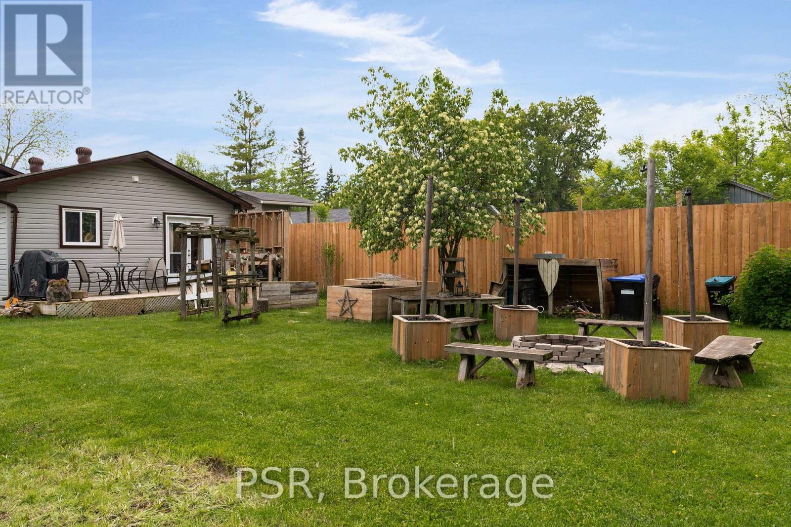 Photo 31 of 206 William Street, Clearview ON