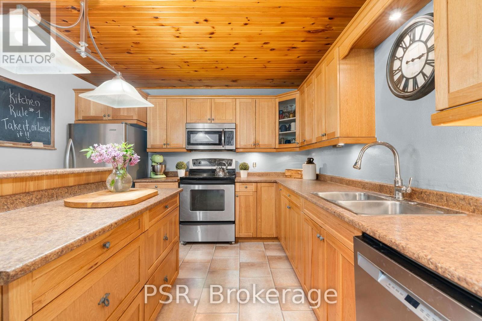 Photo 7 of 206 William Street, Clearview ON