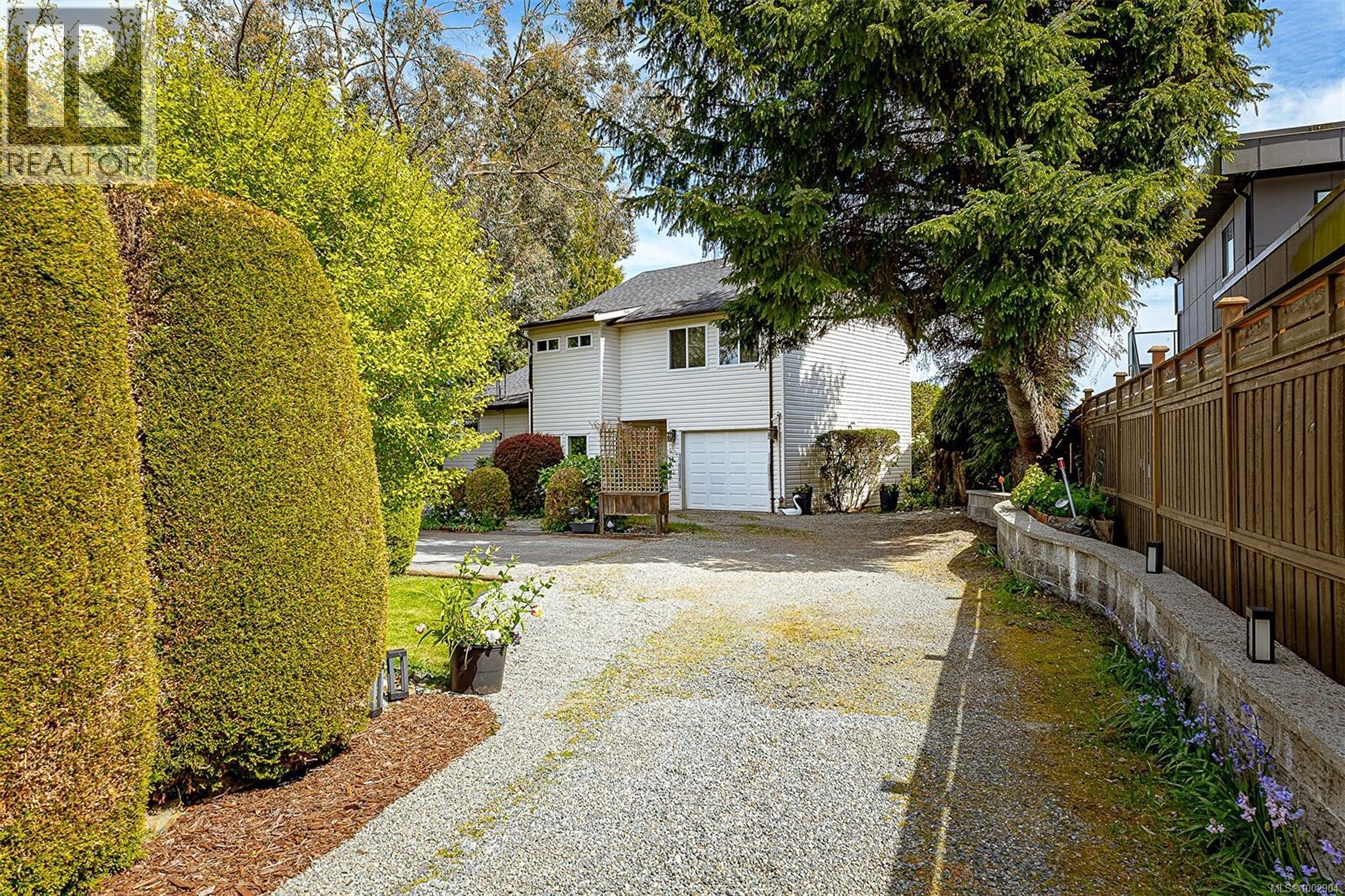 Photo 8 of 1937 Kaltasin Rd, Sooke BC