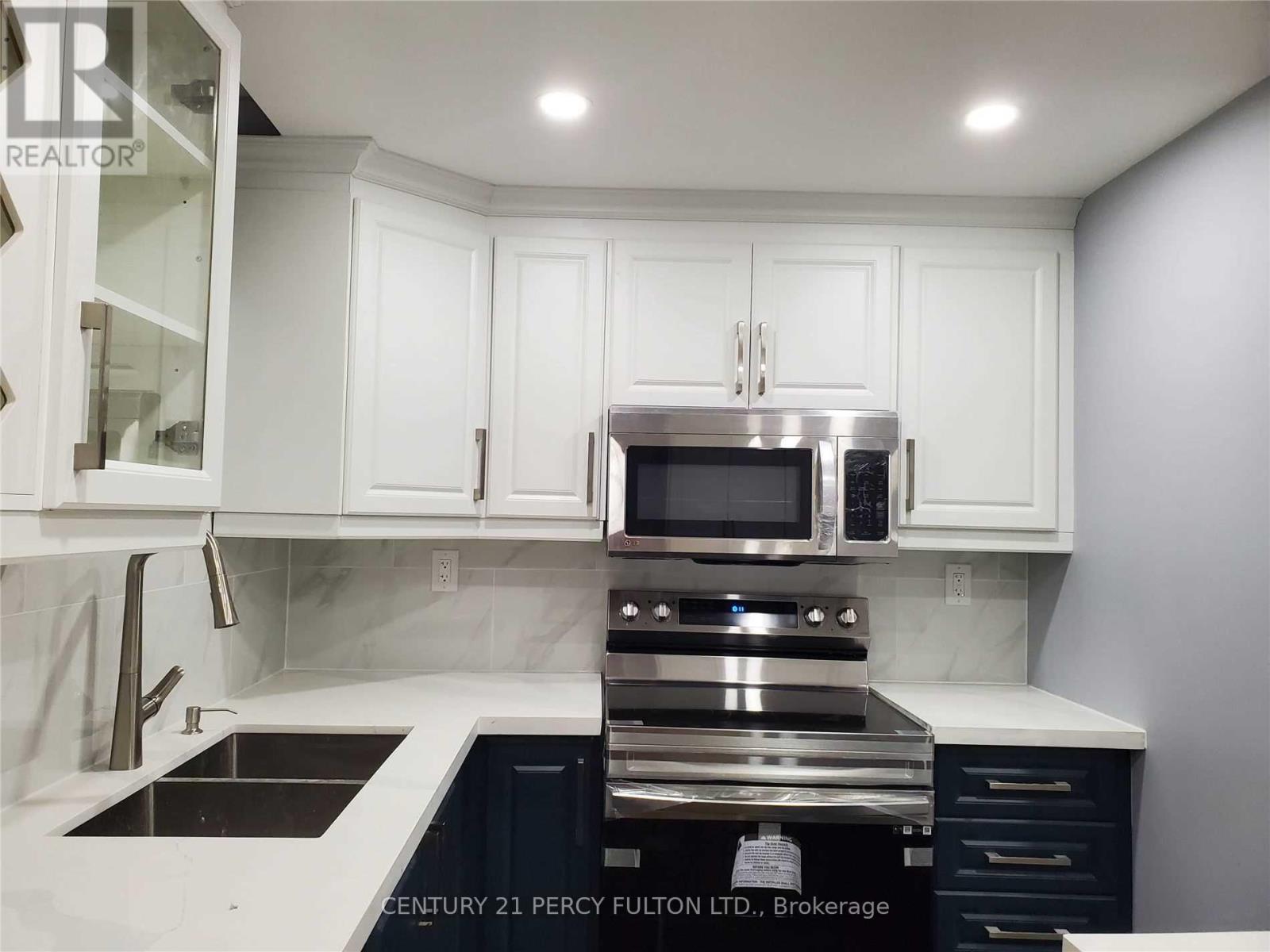 Photo 11 of 89 Woodcock Avenue, Ajax ON
