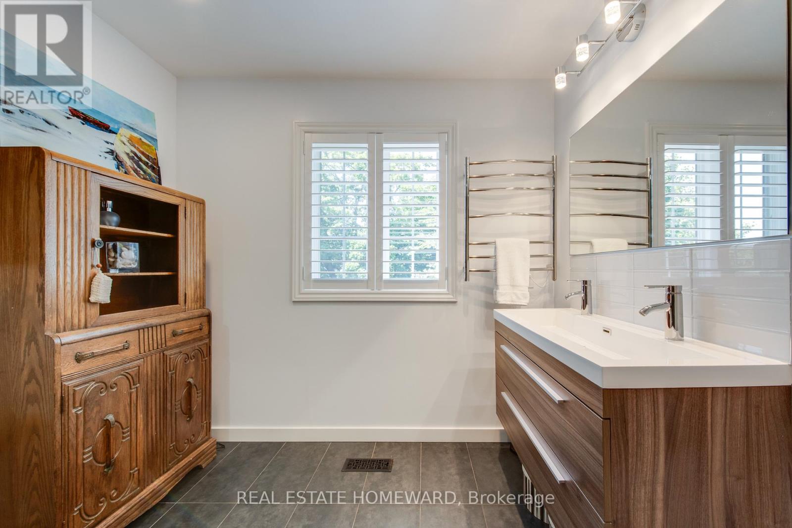 Photo 25 of 52 Harewood Avenue, Toronto ON