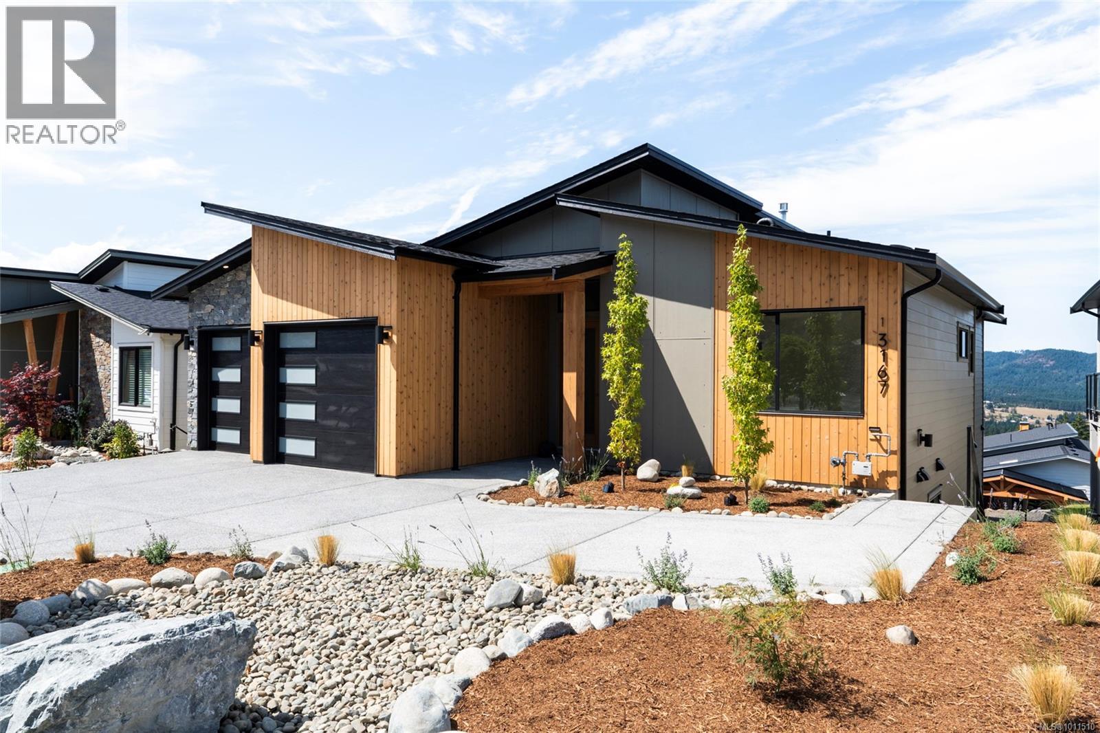 Photo 1 of 3167 Woodrush Dr, Duncan BC