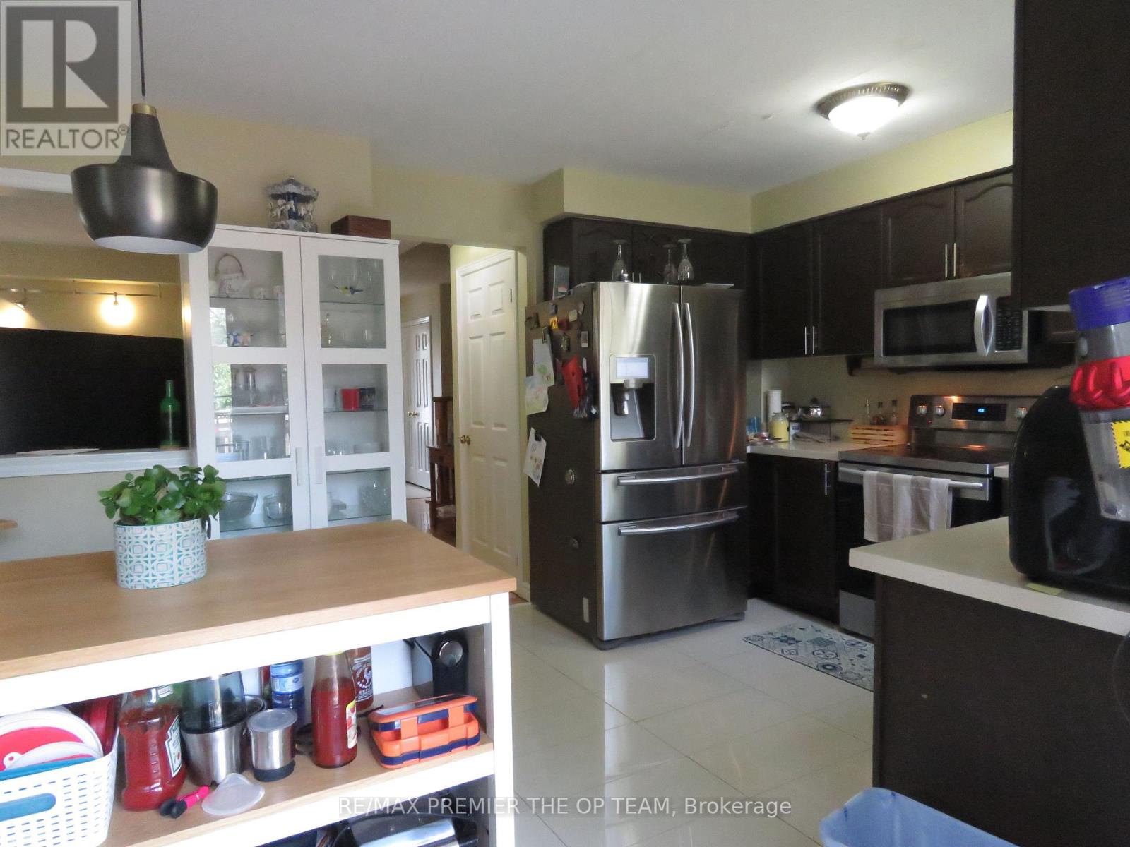 Photo 15 of 21 Pentland Crescent, Vaughan ON
