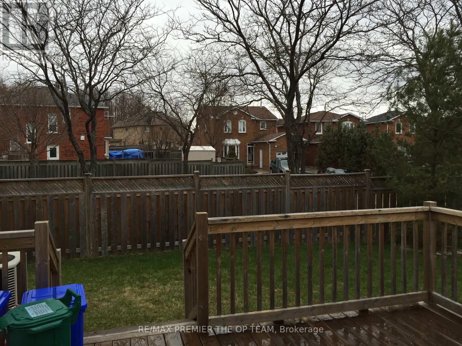 Photo 16 of 21 Pentland Crescent, Vaughan ON