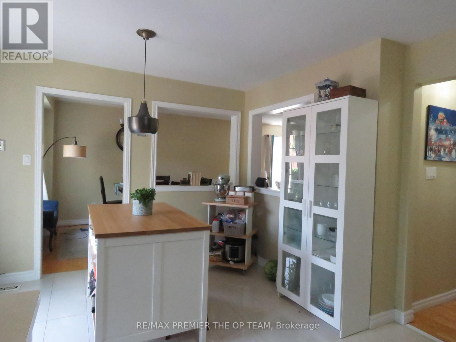 Photo 19 of 21 Pentland Crescent, Vaughan ON