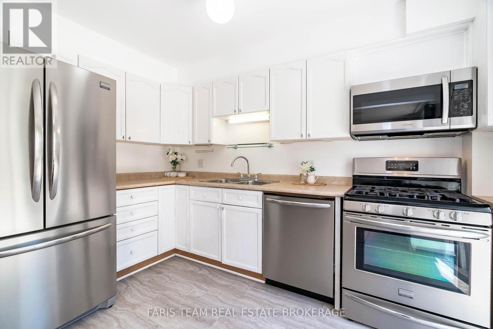 Photo 17 of 371 Millard Street, Orillia ON