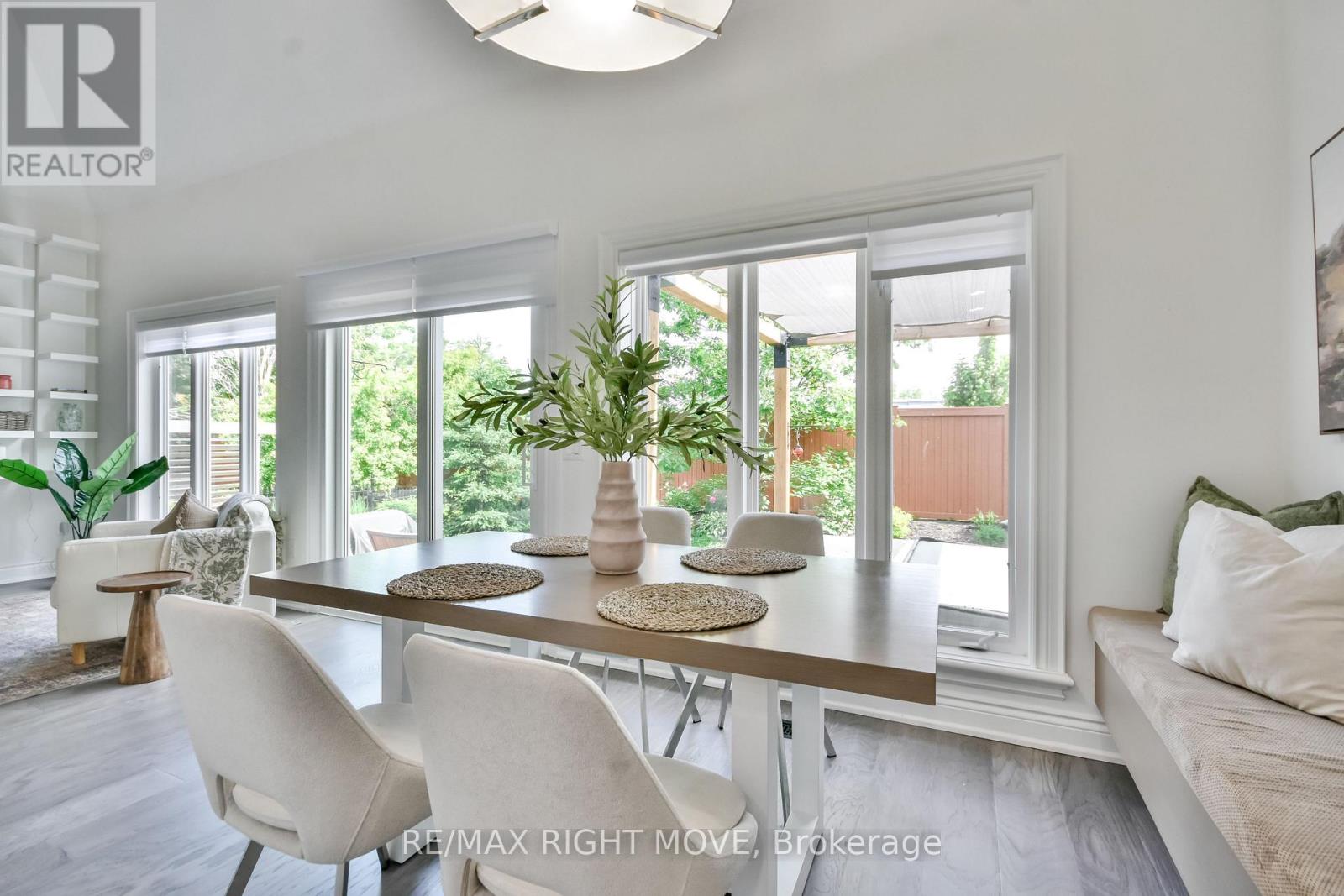 Photo 14 of 28 10 Invermara Court, Orillia ON
