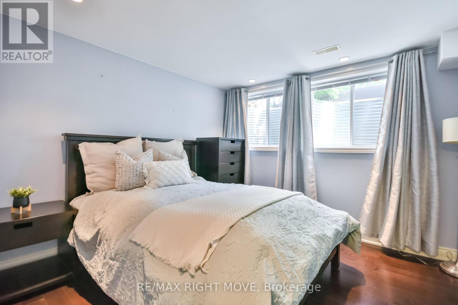 Photo 2 of 28 10 Invermara Court, Orillia ON