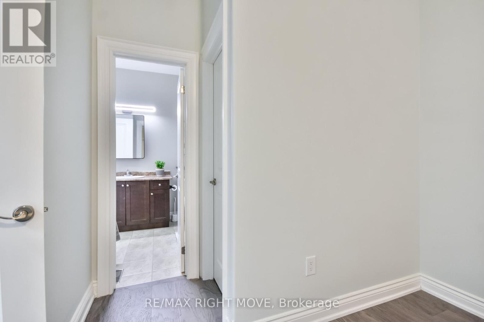 Photo 39 of 28 10 Invermara Court, Orillia ON