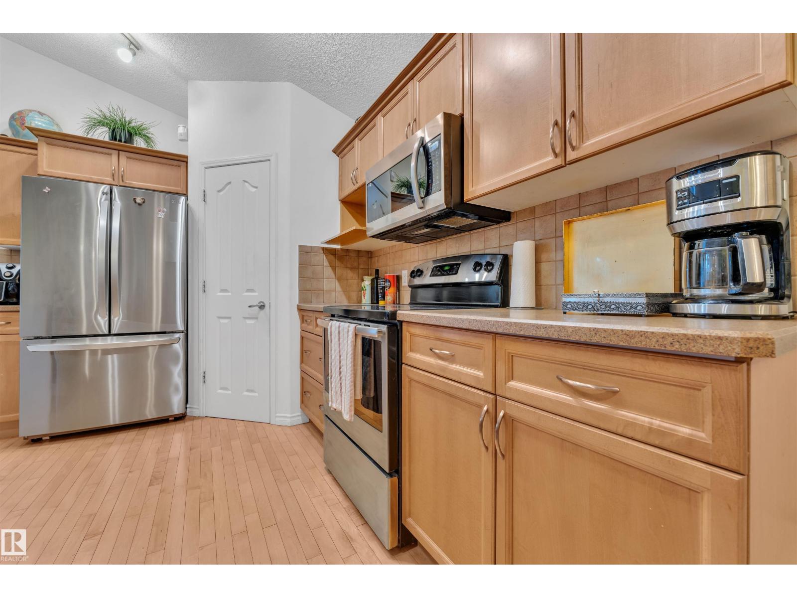 Photo 34 of 3139 24 Av Nw, Edmonton AB