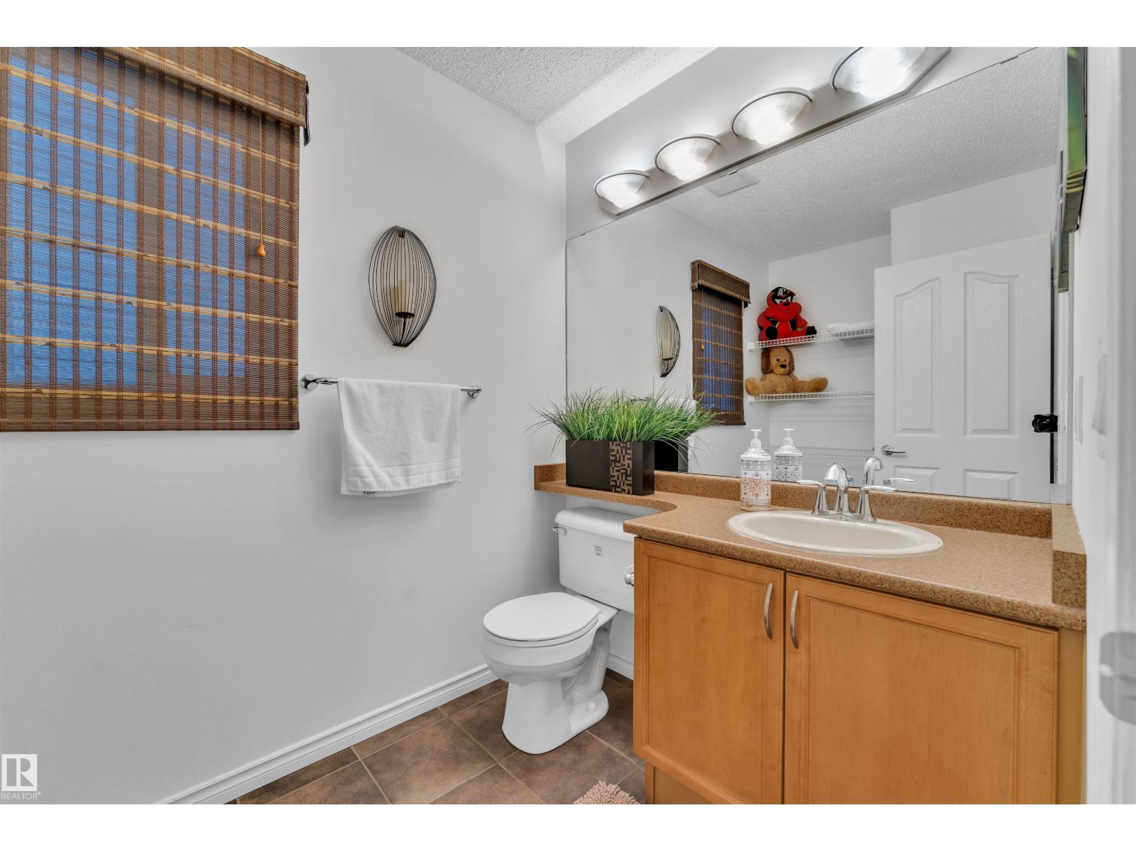 Photo 23 of 3139 24 Av Nw, Edmonton AB